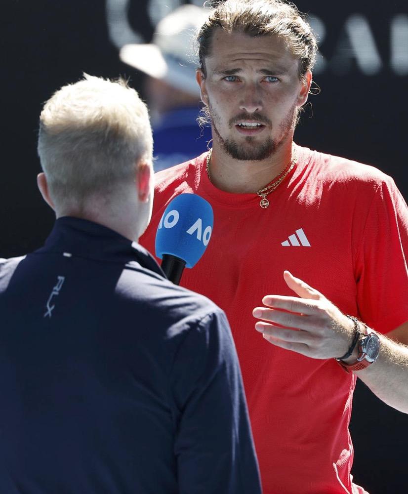 9game-包含德约科维奇在比赛中受伤退赛，约基奇主帅表示担忧的词条