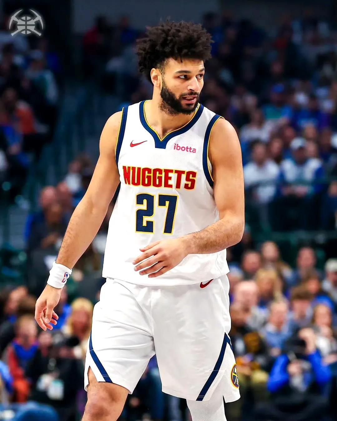 九游官网-重返赛场引发热议！，浓眉哥在掘金比赛中大比分获胜全场沸腾不已的简单介绍