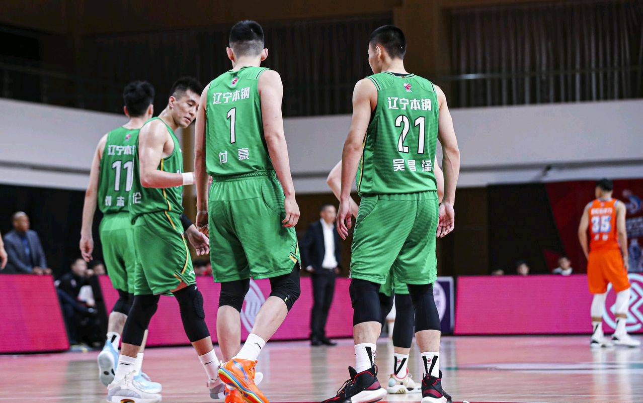 英超倒计时，辽宁本钢赛后再遭质疑，细节引发关注，更衣室稳定，阵容厚度经受考验的简单介绍